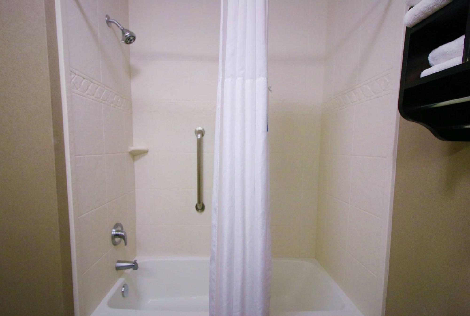 Hampton Inn & Suites Flowery Branch Exteriör bild