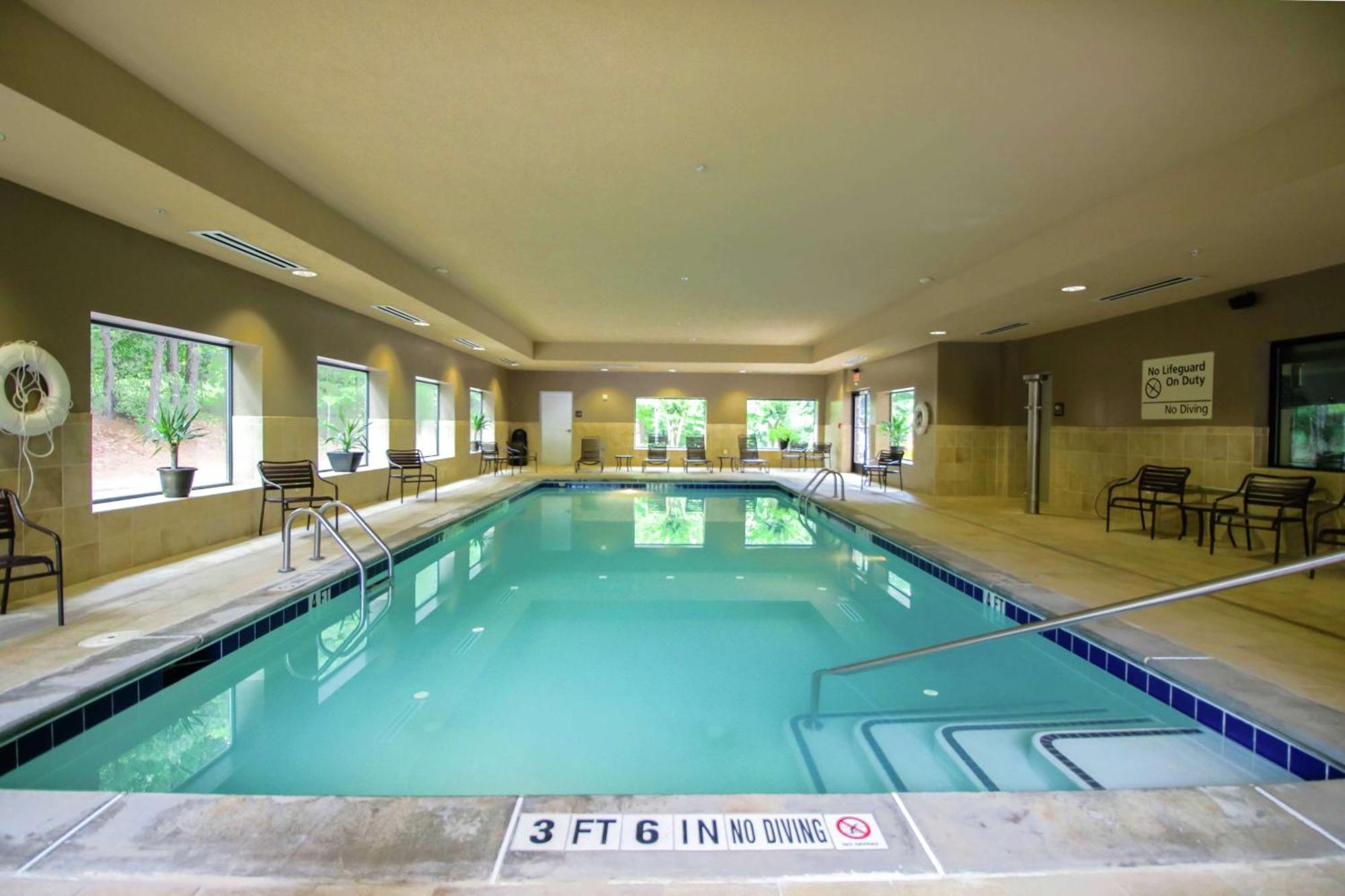 Hampton Inn & Suites Flowery Branch Exteriör bild