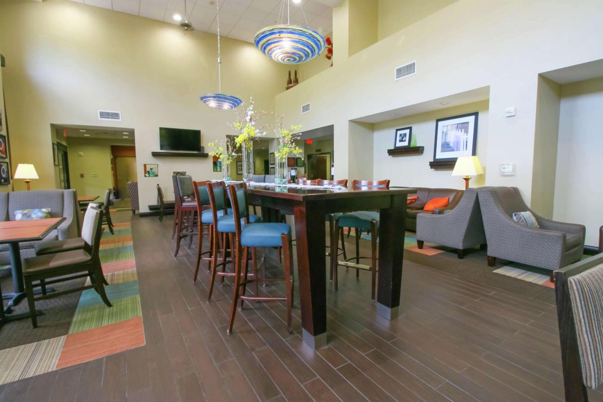 Hampton Inn & Suites Flowery Branch Exteriör bild