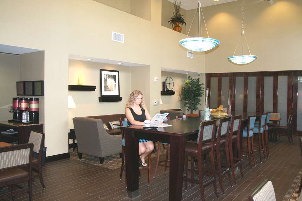 Hampton Inn & Suites Flowery Branch Restaurang bild